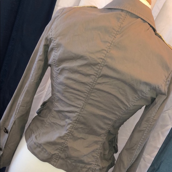 The Limited size small worn once - Picture 6 of 8